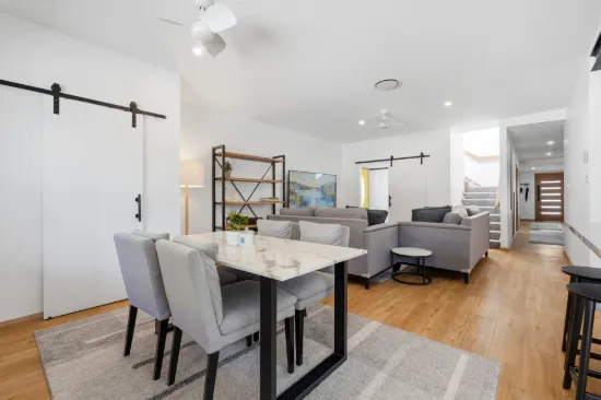 STYLISHLY RENOVATED QUALITY HOUSE & CABIN 