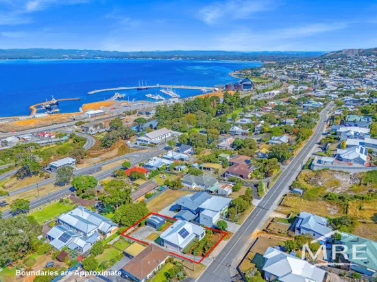 CHARACTER, COMFORT & CAPTIVATING HARBOUR VIEWS