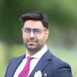 Robbie Singh - Real Estate Agent