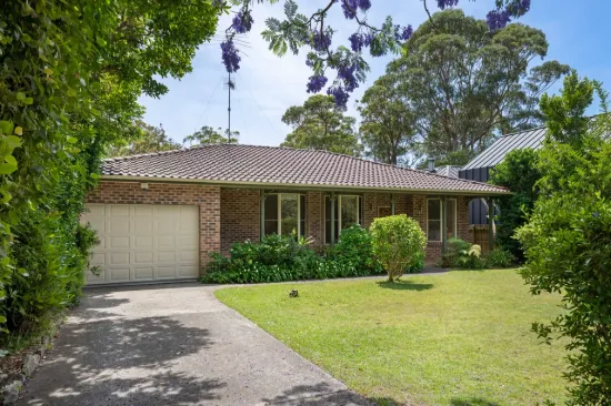 'The Cottage' - Charming Retreat Footsteps from Avalon Village