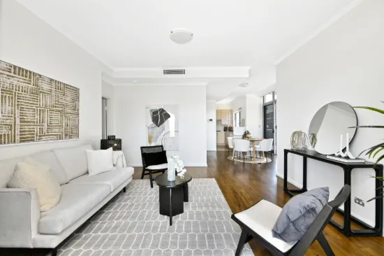 Space, Privacy & Exceptional Sub-Penthouse Living