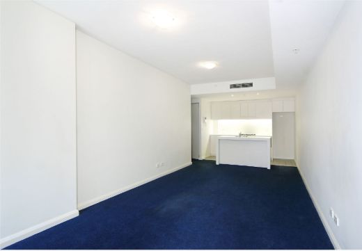 Reza Nabavi - Real Estate Agent at Morton - Sydney