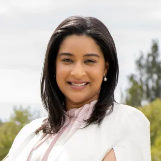 Maria Burton - Real Estate Agent