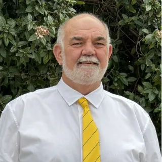 Garry Dickeson - Real Estate Agent