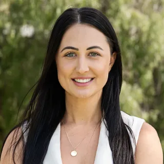 Amy-Lee Macrow - Real Estate Agent