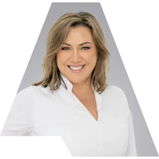 Violet Kinnaird - Real Estate Agent