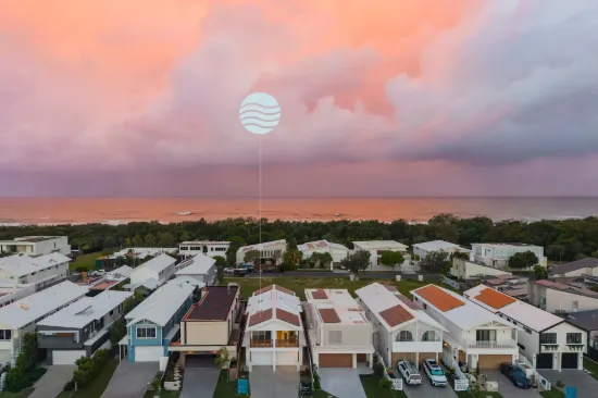 BRAND NEW BEACHSIDE DUPLEX – PERFECT FOR DOWNSIZERS & INVESTORS