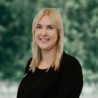 Sandi Grogan - Real Estate Agent