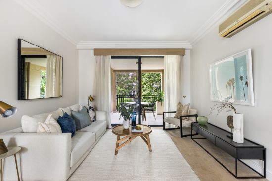 Light, scale and privacy on the shores of White Bay