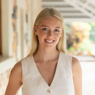 Elissa Riddell - Real Estate Agent