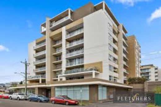 Abby Freimanis - Real Estate Agent at Fletchers Wollongong - WOLLONGONG