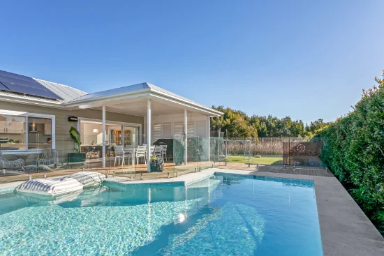 10 Echo Place, One Mile, NSW 2316