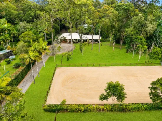 100 Hardwood Road, Landsborough, Qld 4550
