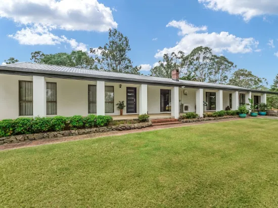 100 Whiteside Road, Whiteside, Qld 4503