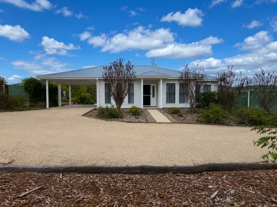 11 Salter Street, Bingara, NSW 2404