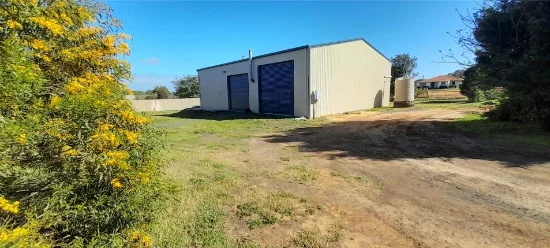 12 Fifth Avenue, Northampton, WA 6535