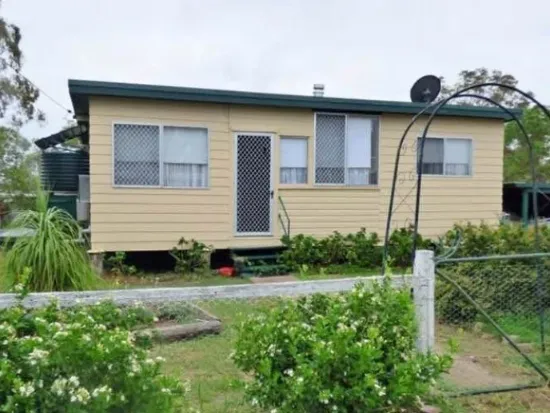 16 Taylor Street, Warra, Qld 4411