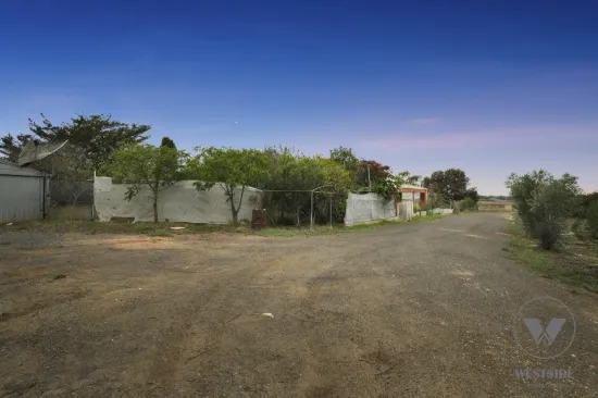 2-20 The Bullock Track, Melton West, Vic 3337-Image