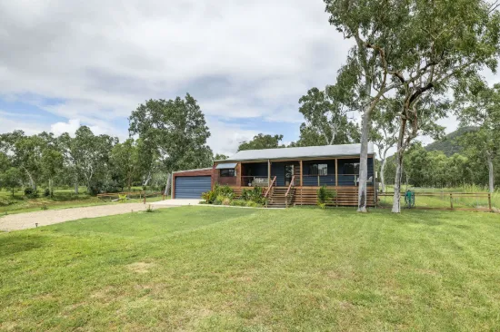 2 O'Flynn Crescent, Midge Point, Qld 4799