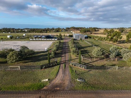 21 Burrows Road, Lethbridge, Vic 3332