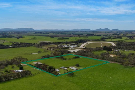 22 Thompsons Road, Hamilton, Vic 3300