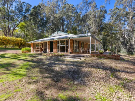 230 Holyoake Road, Dwellingup, WA 6213