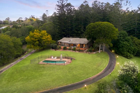250 Moons Lane, Brookfield, Qld 4069