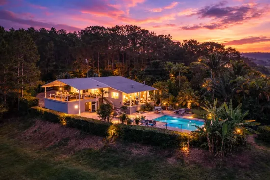 289 Hunchy Road, Hunchy, Qld 4555
