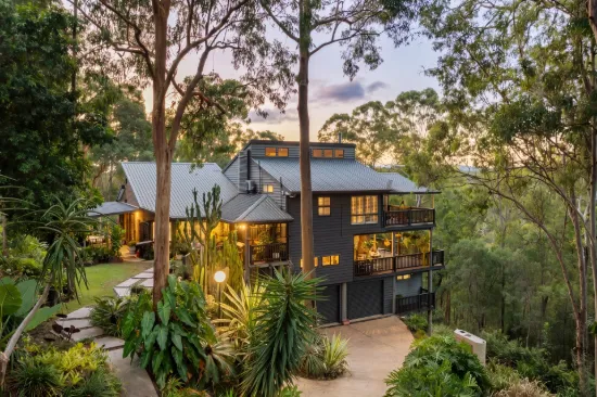 351 Boscombe Road, Brookfield, Qld 4069