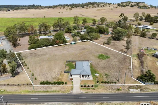 5 Peters Road, Meringandan West, Qld 4352
