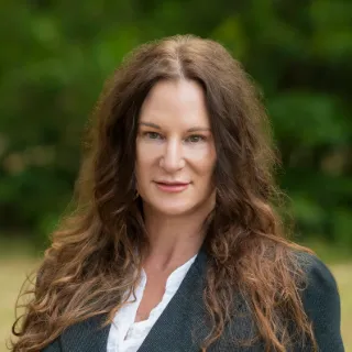 Tracey James - Real Estate Agent