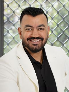 Akash Dhillon - Real Estate Agent