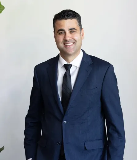 Alexander Parzis - Real Estate Agent at TOOP+TOOP Real Estate