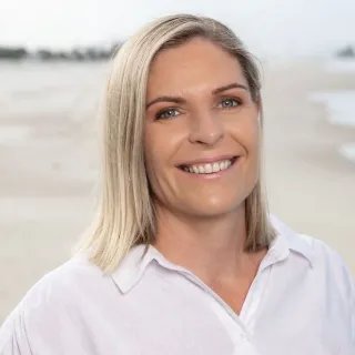 Alicia Kropkowski - Real Estate Agent