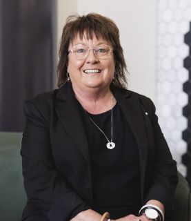 Alison Andersen - Real Estate Agent