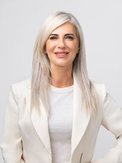 Amanda Rekes - Real Estate Agent