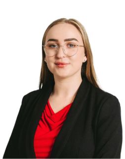 Amelia Saunders - Real Estate Agent