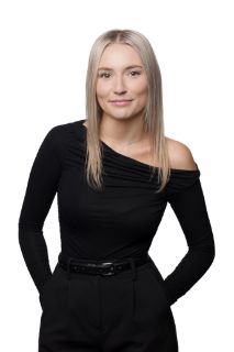 Amy Clark - Real Estate Agent