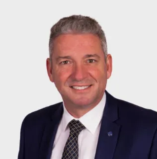 Peter  Anderson - Real Estate Agent