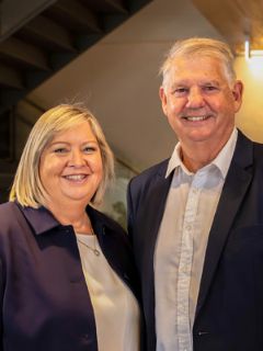 Andrew Wendy Dobbie - Real Estate Agent