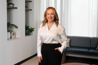 Angela Gladstone - Real Estate Agent
