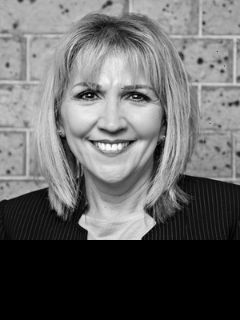 Anna Gomes - Real Estate Agent
