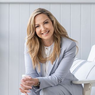 Anna Samios - Real Estate Agent