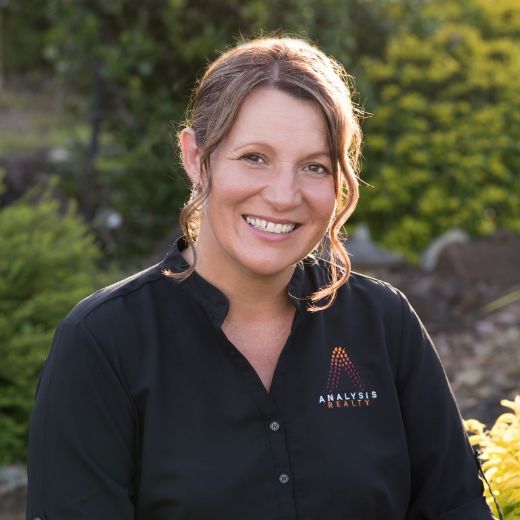Annette Stripeikis - Real Estate Agent at Analysis Realty - PROSERPINE