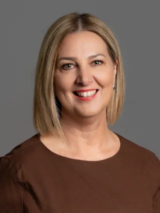 Annie Tarr - Real Estate Agent