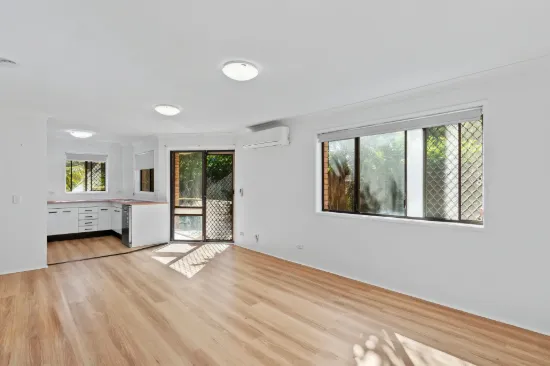 1/10 Mountain View Avenue, Miami, Qld 4220