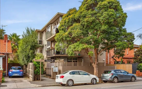 1/125 Glen Huntly Road, Elwood, Vic 3184