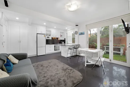 1/19 Shakespeare Grove, St Kilda, Vic 3182