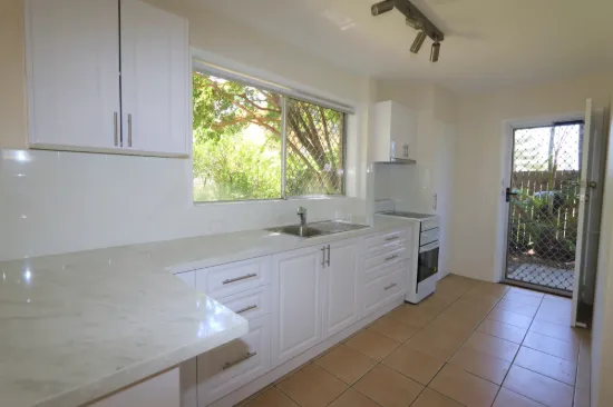 1/21 Surf Parade, Broadbeach, Qld 4218