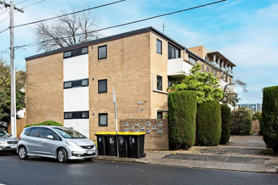 1/31 Upton Road, Windsor, Vic 3181